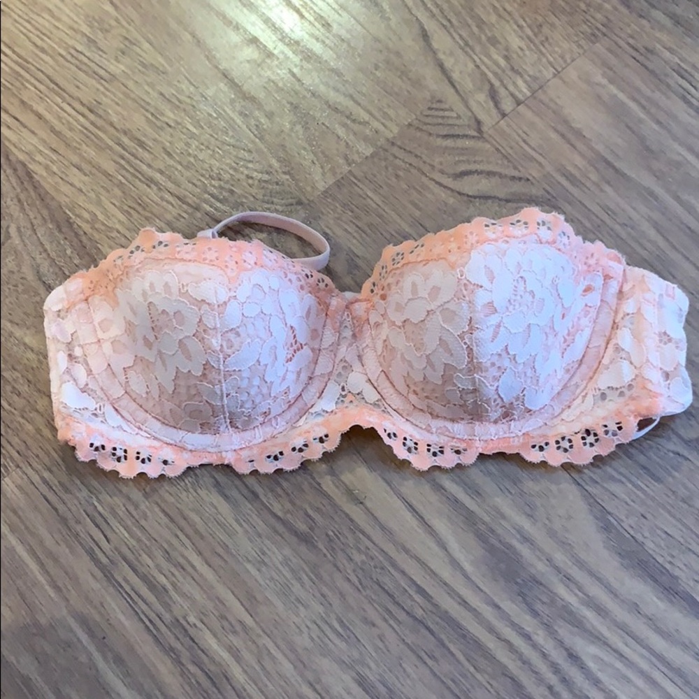 Victoria’s Secret Lace Bra Size 32b NWT!